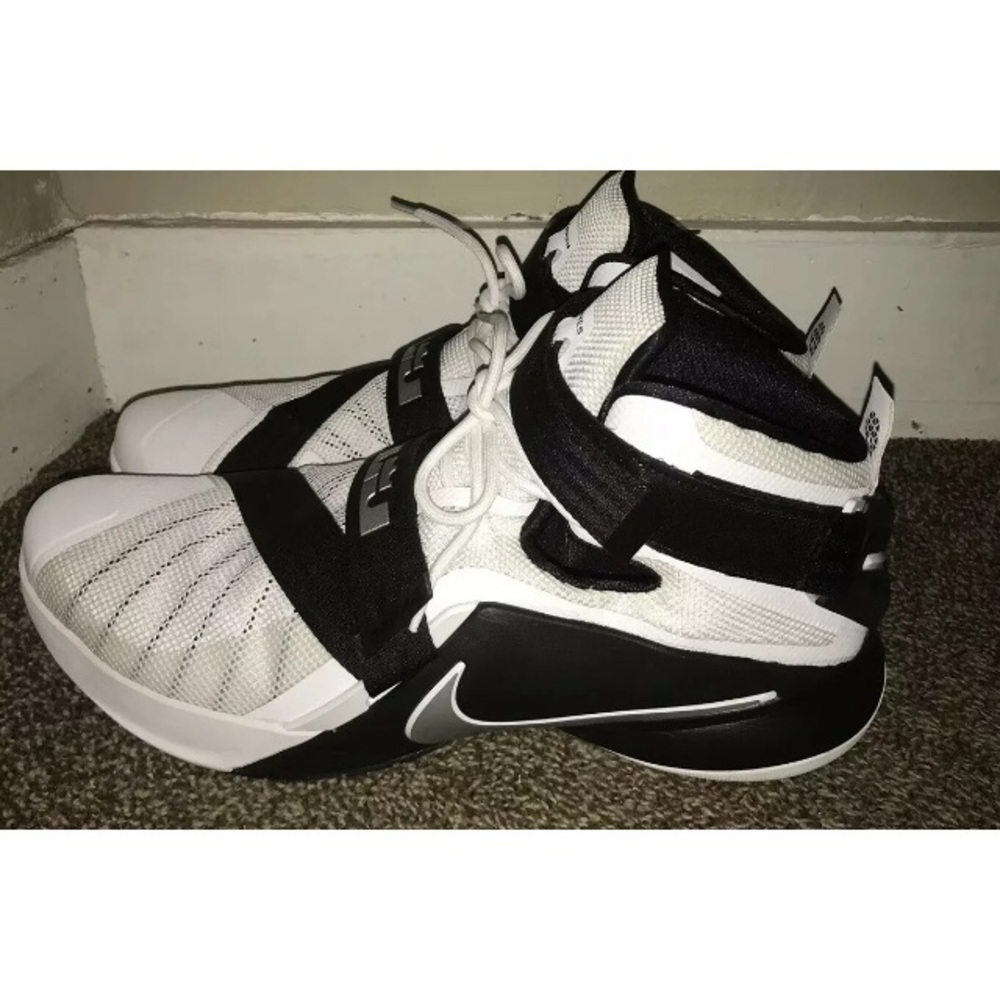 Lebron soldier IX size 18